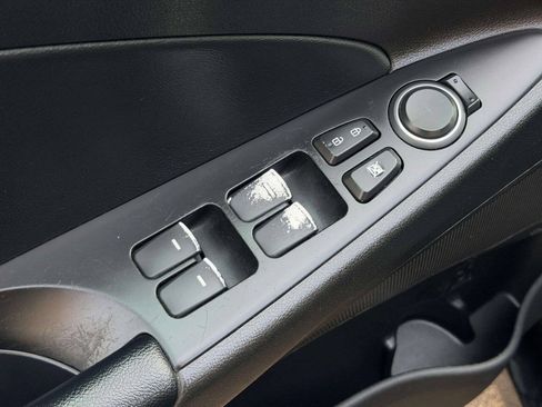 Used 2013 Hyundai Sonata SE w/ Navigation & Sunroof Pkg FWD image 14