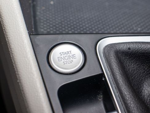 Used 2023 Volkswagen Jetta SE image 27