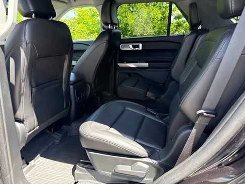 Used 2024 Ford Explorer XLT w/ Equipment Group 202A AWD/4WD image 37