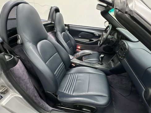 Used 2000 Porsche Boxster image 10
