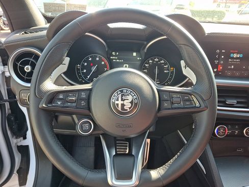 Used 2023 Alfa Romeo Stelvio Veloce AWD/4WD image 20