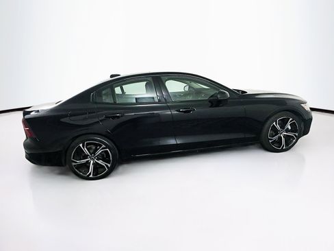 Used 2024 Volvo S60 B5 Core image 10