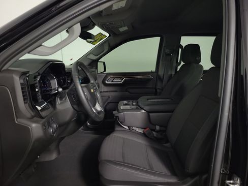 Used 2024 Chevrolet Silverado 1500 LT RWD image 17