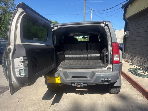 Used 2009 HUMMER H3 image 14