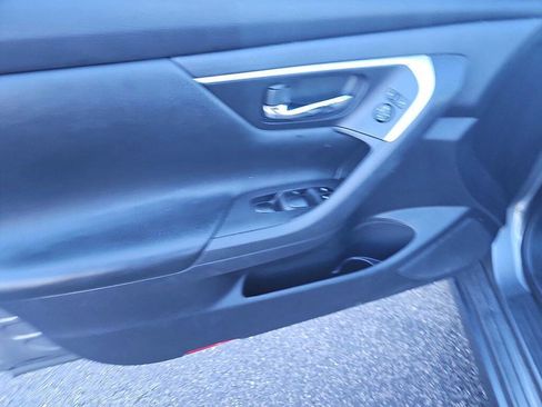 Used 2016 Nissan Altima 2.5 SV image 15
