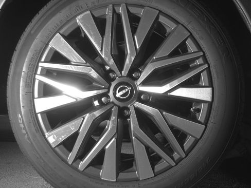 Used 2025 Nissan Altima 2.5 SV FWD image 15