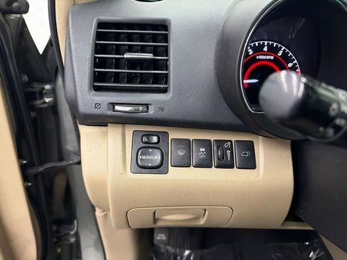 Used 2013 Toyota Highlander Limited image 33