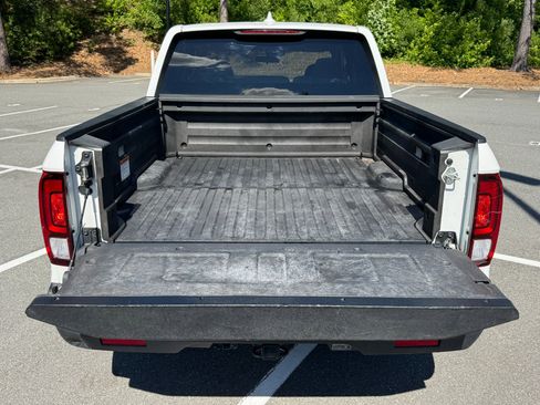 Used 2020 Honda Ridgeline Sport image 21