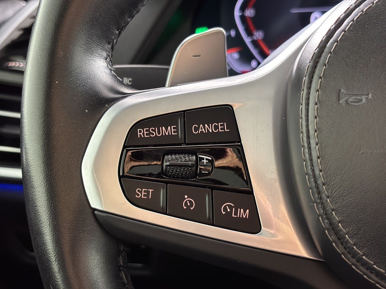 Used 2022 BMW X5 sDrive40i w/ M Sport Package RWD image 18