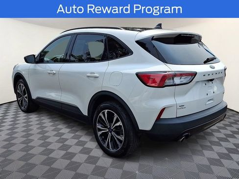 Certified 2022 Ford Escape SE w/ SE Sport Appearance Package AWD/4WD image 4