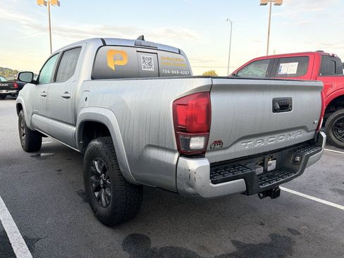 Used 2022 Toyota Tacoma SR5 w/ Technology Package RWD image 7