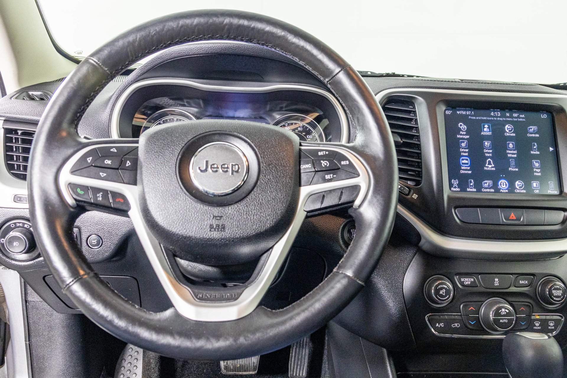 Used 2014 Jeep Cherokee Limited w/ Luxury Group FWD image 29