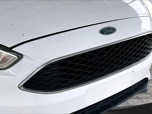 Used 2017 Ford Focus SE FWD image 29