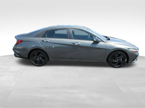 Used 2026 Hyundai Elantra Sport FWD image 6