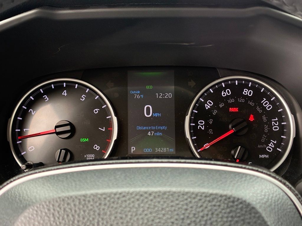 Used 2021 Toyota RAV4 XLE Premium FWD image 20
