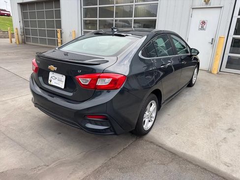 Used 2017 Chevrolet Cruze LT w/ RS Package FWD image 5