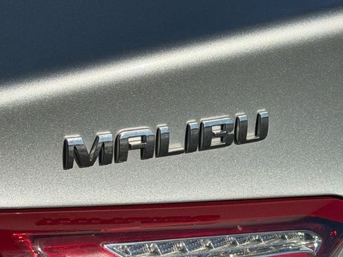 Used 2022 Chevrolet Malibu LT FWD image 21