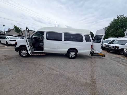 Used 2014 Ford E-350 and Econoline 350 Extended Super Duty w/ Power Group RWD image 22
