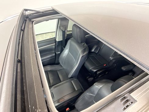 Used 2018 Toyota Highlander Limited Platinum image 14