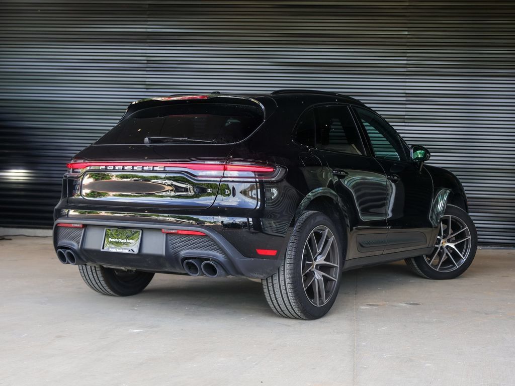 Certified 2026 Porsche Macan AWD/4WD image 7