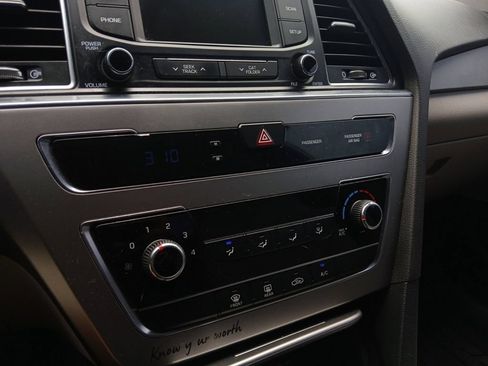 Used 2015 Hyundai Sonata SE w/ Option Group 09 FWD image 37