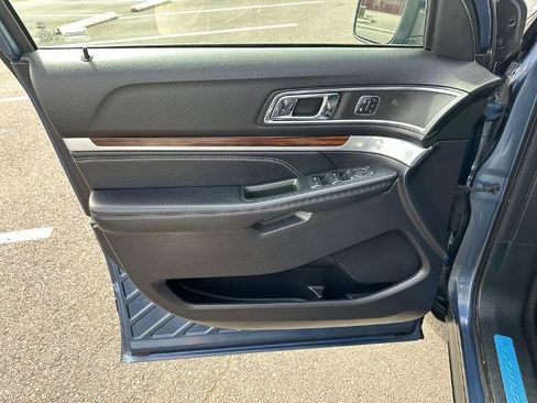 Certified 2019 Ford Explorer Limited AWD/4WD image 11