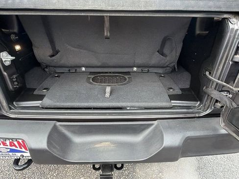 Used 2023 Jeep Wrangler Sport S image 10