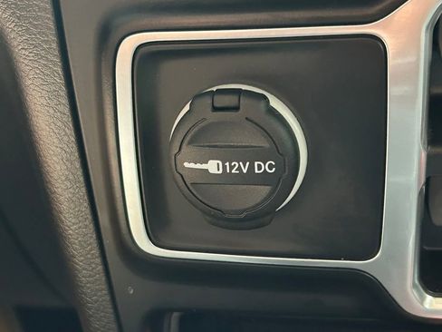 Used 2022 Jeep Gladiator Willys image 26