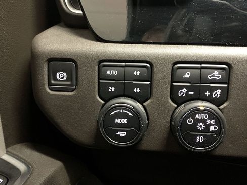 Used 2023 Chevrolet Silverado 1500 LTZ AWD/4WD image 53