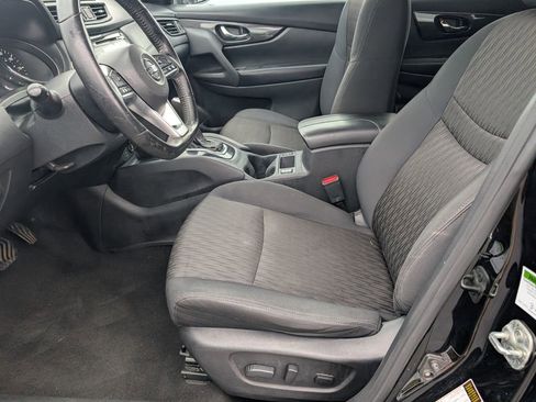 Used 2017 Nissan Rogue SV w/ Midnight Edition image 12