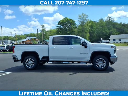 Used 2025 Chevrolet Silverado 3500 LTZ AWD/4WD image 4