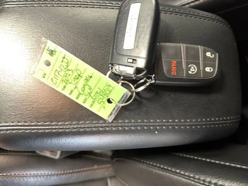 Used 2023 Jeep Compass Latitude AWD/4WD image 26