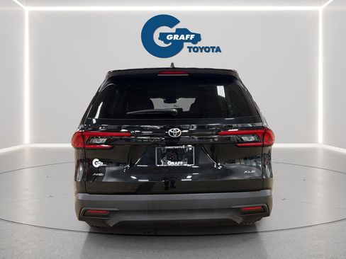 Used 2025 Toyota Grand Highlander AWD image 9