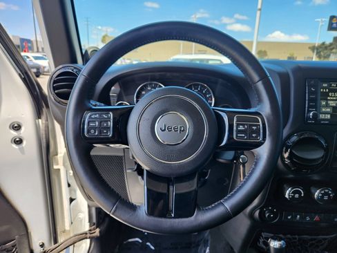Used 2014 Jeep Wrangler Unlimited Sahara AWD/4WD image 14