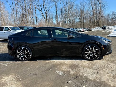 Used 2024 Toyota Prius Prime XSE Premium image 7