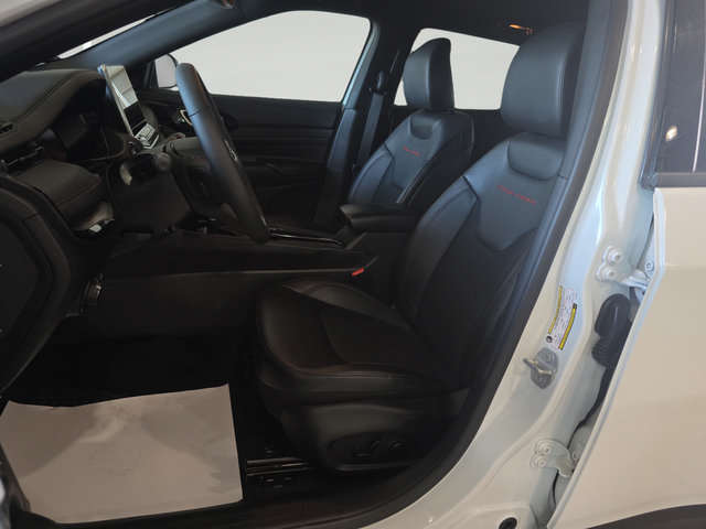 Used 2026 Jeep Compass Trailhawk AWD/4WD image 12