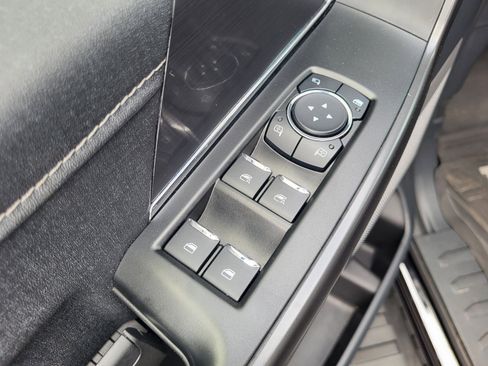 Certified 2025 Ford F150 Lariat w/ Equipment Group 501A Mid image 19