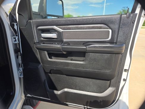 Used 2024 RAM 2500 Big Horn AWD/4WD image 25