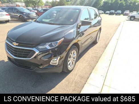 Used 2020 Chevrolet Equinox LS w/ LS Convenience Package FWD image 3