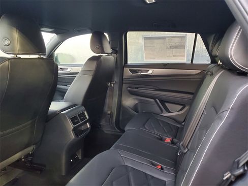 New 2026 Volkswagen Atlas Cross Sport SE image 5