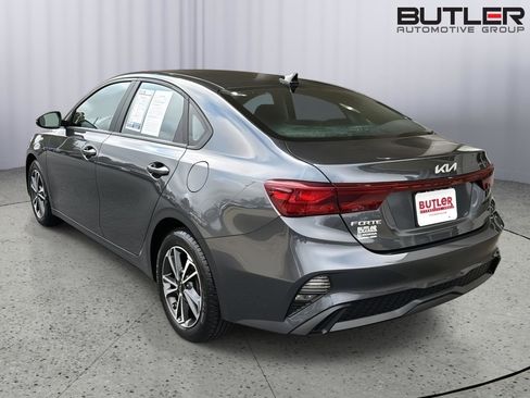Used 2023 Kia Forte LXS w/ LXS Technology Package image 3