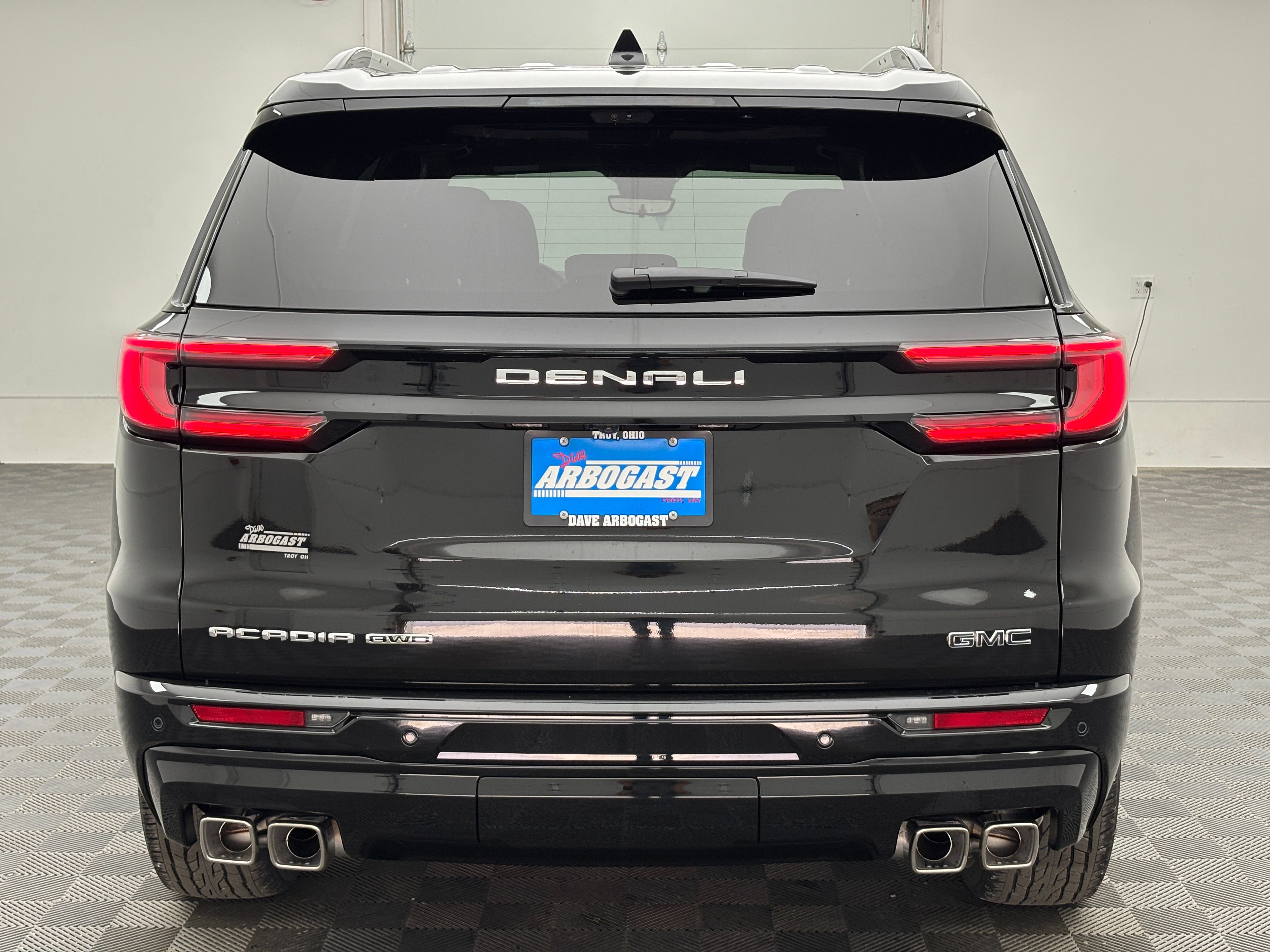 New 2026 GMC Acadia Denali Ultimate w/ LPO, Floor Liner Package AWD/4WD image 12
