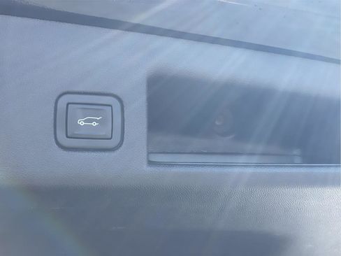 Used 2024 Chevrolet Equinox RS w/ LPO, Floor Liner Package AWD/4WD image 10