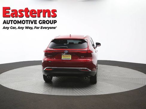 Used 2024 Toyota Venza LE AWD/4WD image 39
