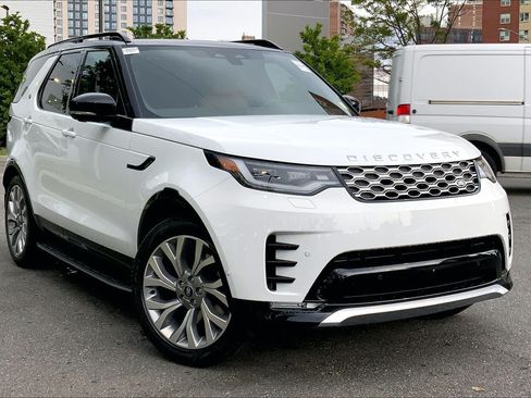 New 2026 Land Rover Discovery Limited Edition AWD/4WD image 2