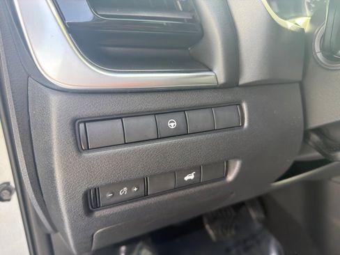 Used 2021 Nissan Rogue SV w/ Premium Package image 13