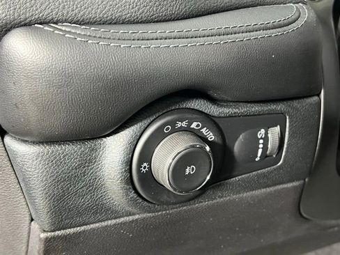 Used 2021 Dodge Durango SXT image 24