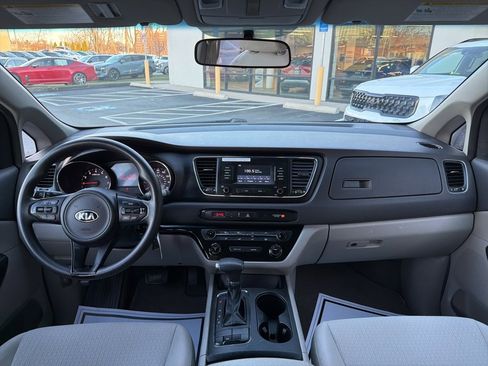 Certified 2018 Kia Sedona L image 25