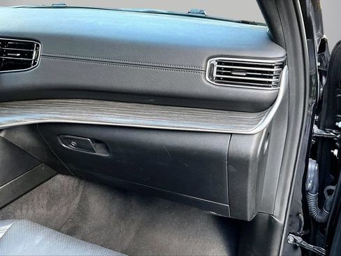 Certified 2024 Jeep Wagoneer L Series II w/ Flexible Seating Group AWD/4WD image 19