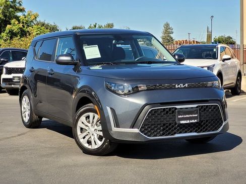 Used 2024 Kia Soul LX FWD image 2